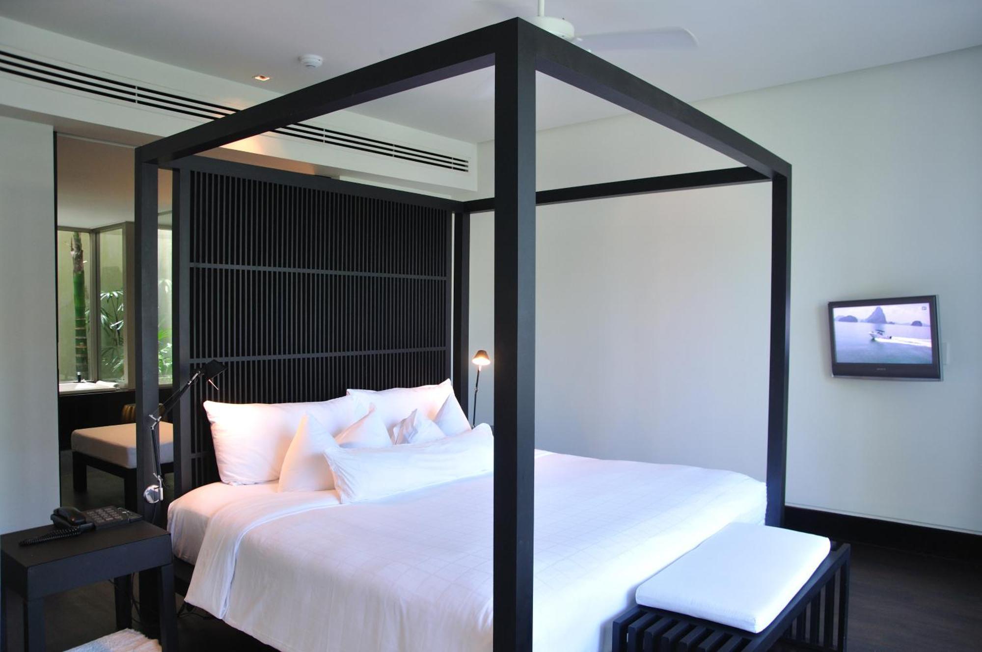 Twinpalms Surin Beach  Room photo